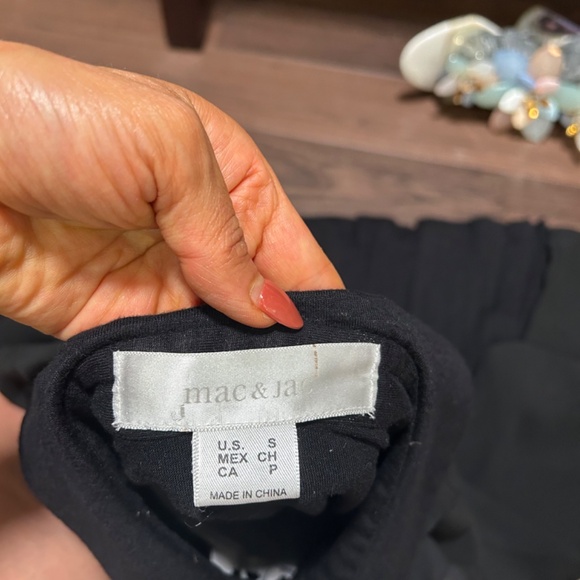 Mac and Jac Blouse - Picture 3 of 3